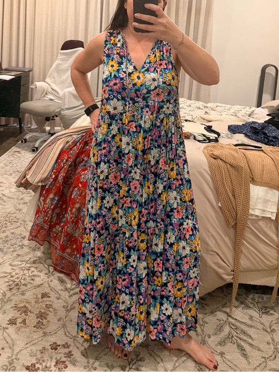 Storia Dresses & Skirts - Floral V-Neck Maxi Dress in Multicolor